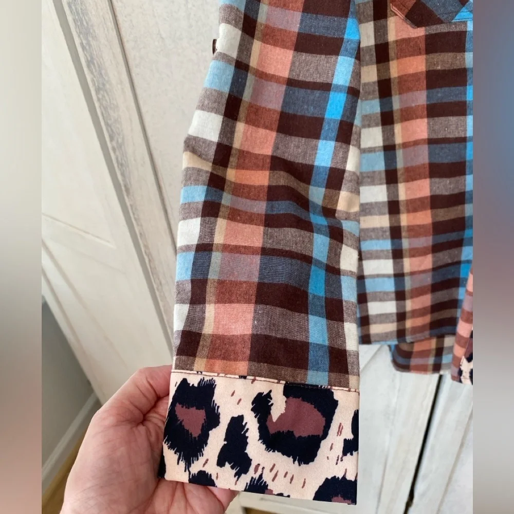 Western Plaid & Leopard Trim Button Down Top Womens Medium Coastal Cowgirl NEW - Picture 8 of 8